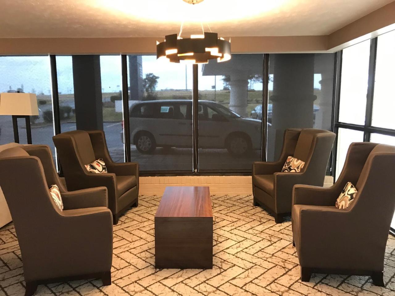 Ramada By Wyndham Texarkana Exterior photo