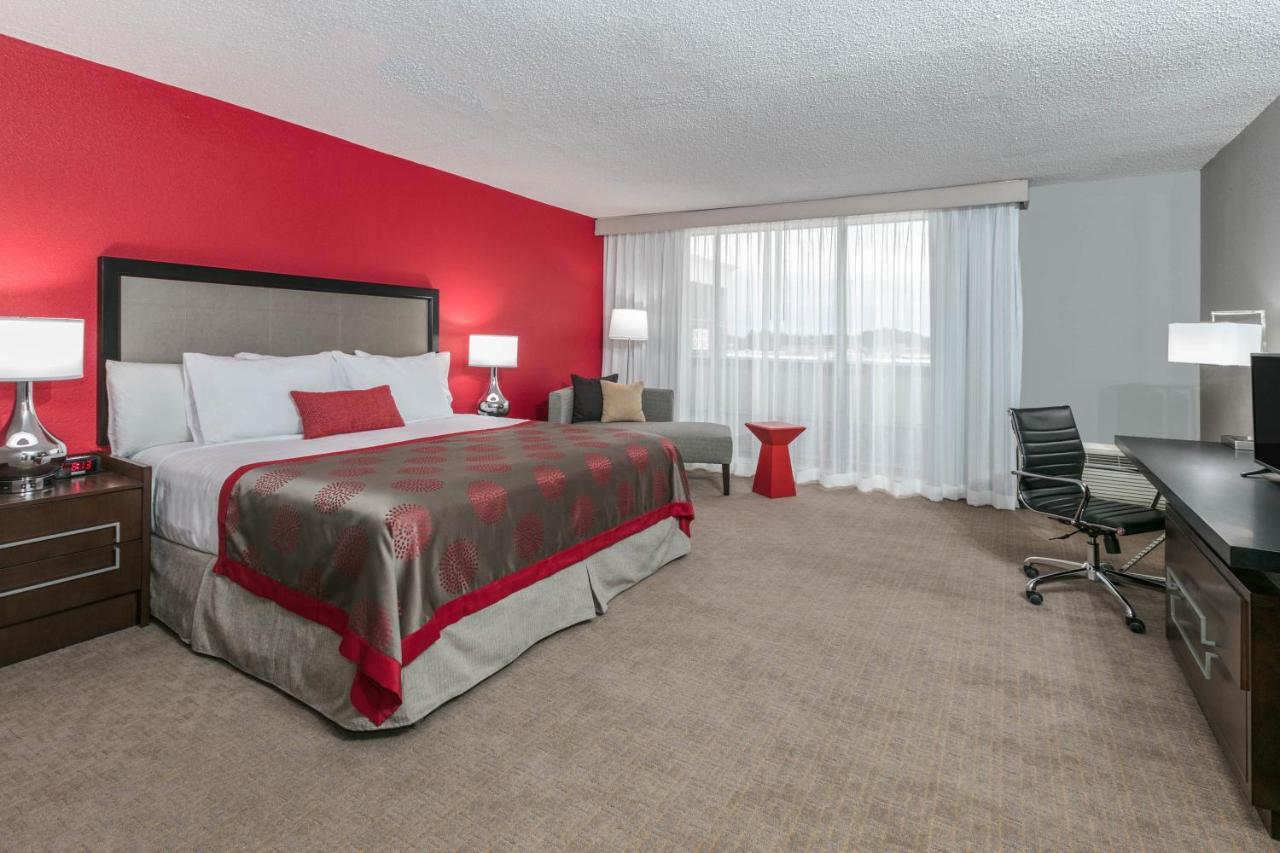 Ramada By Wyndham Texarkana Exterior photo