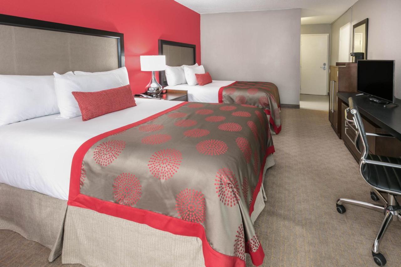 Ramada By Wyndham Texarkana Exterior photo