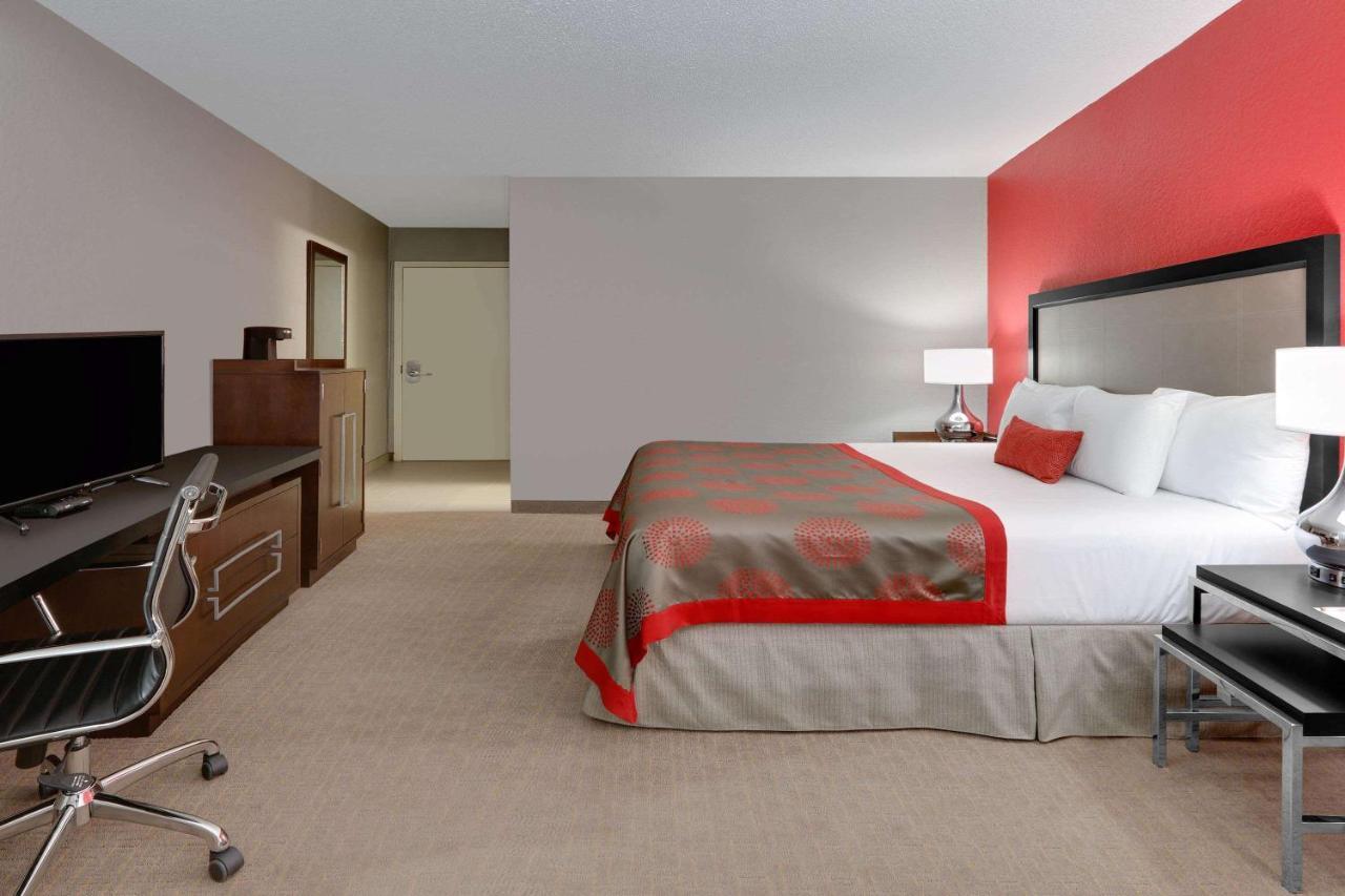Ramada By Wyndham Texarkana Exterior photo